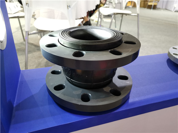 冷卻水循環(huán)系統(tǒng)用PVC法蘭可曲撓橡膠接頭