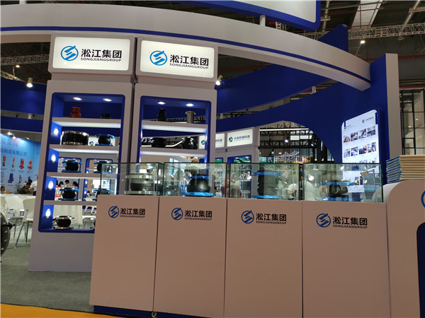 濟(jì)南碳鋼法蘭DN250橡膠補(bǔ)償器